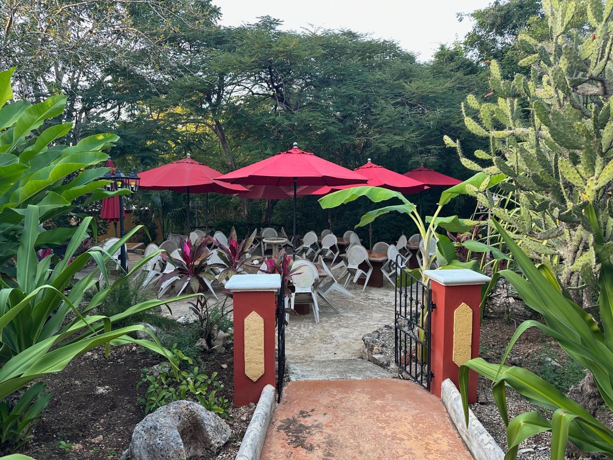 The Pickled Onion B&B And Restaurant Uxmal Santa Elena Exterior photo
